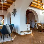 A Svájci Portája Villa Tiszadada