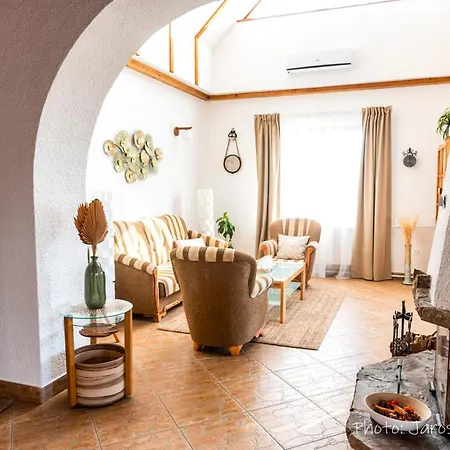 A Svájci Portája Villa Tiszadada