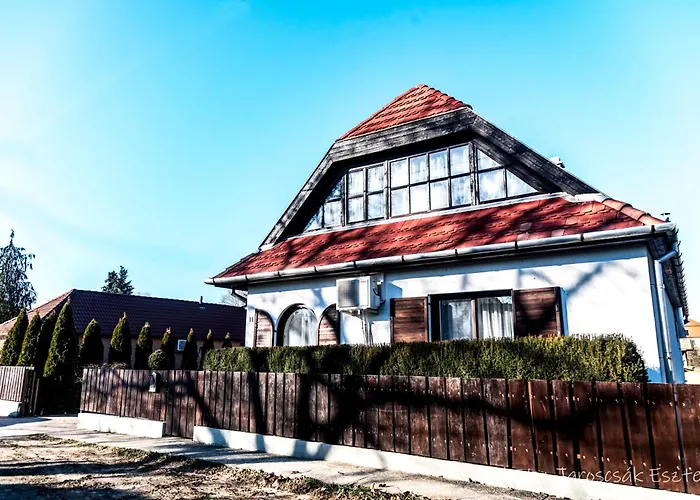 빌라 A Svajci Portaja Tiszadada